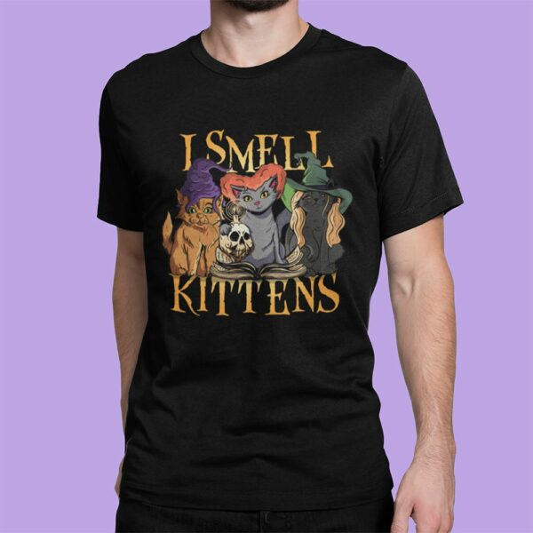 halloween witch cats i smell kittens funny parody t shirt 1 a0gjs