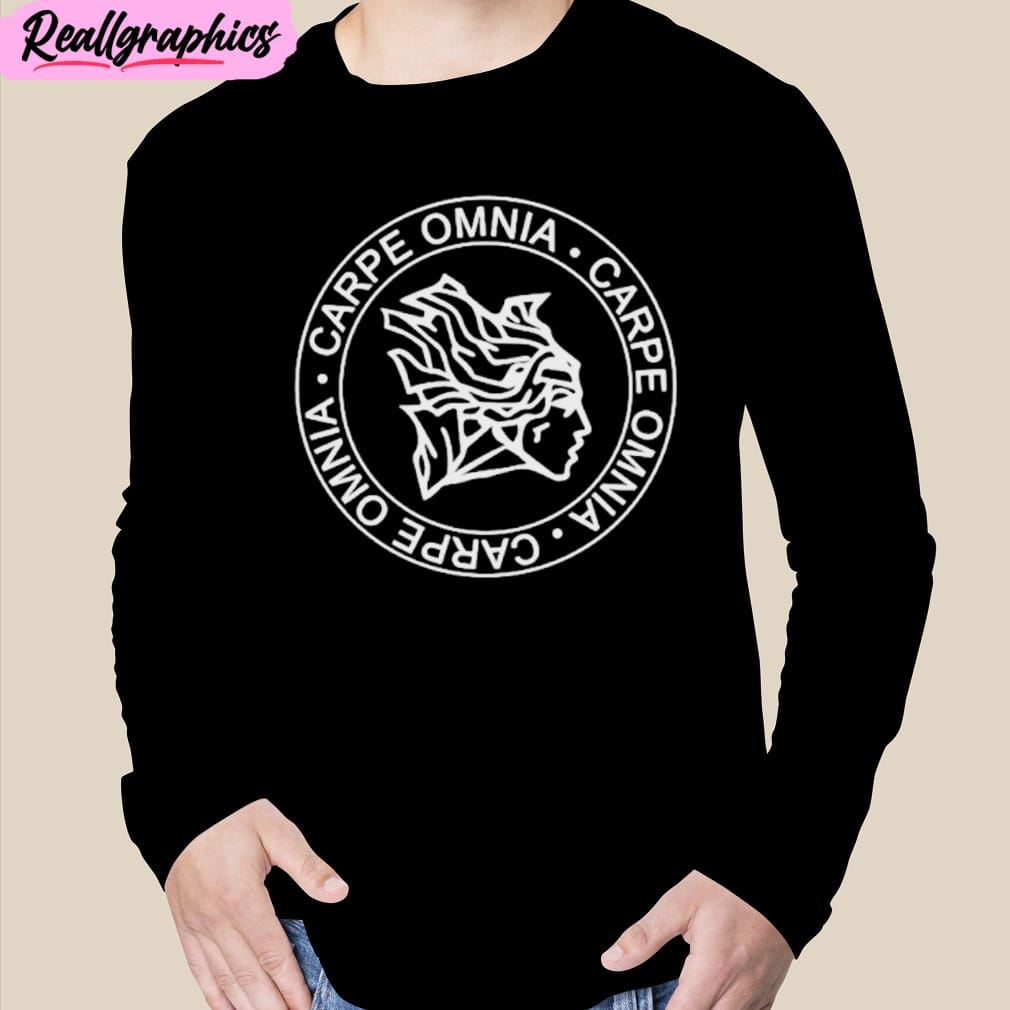 carpe omnia badge icon unisex t-shirt, hoodie, sweatshirt